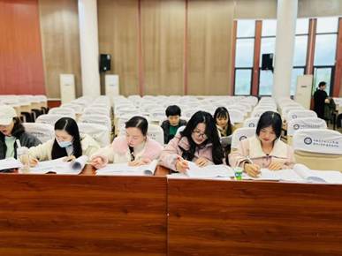 d4ed8c91f7bed1fe1460796bfc299428